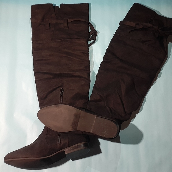 Knee high boots - Picture 2 of 2